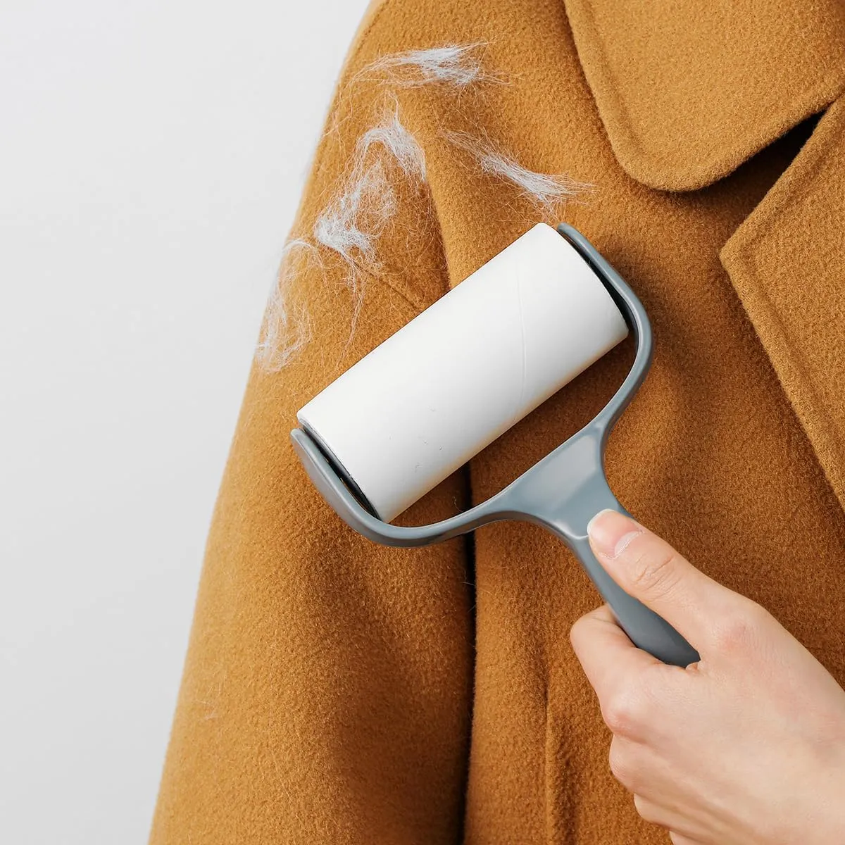 Ergonomic Lint Roller for Clothes Furniture Couch Dog & Cat Bed Balliard Table Lint Remover for Pet Hair Extra Sticky 1 Reusable Handle with 4 Refills (Shadow Gray)